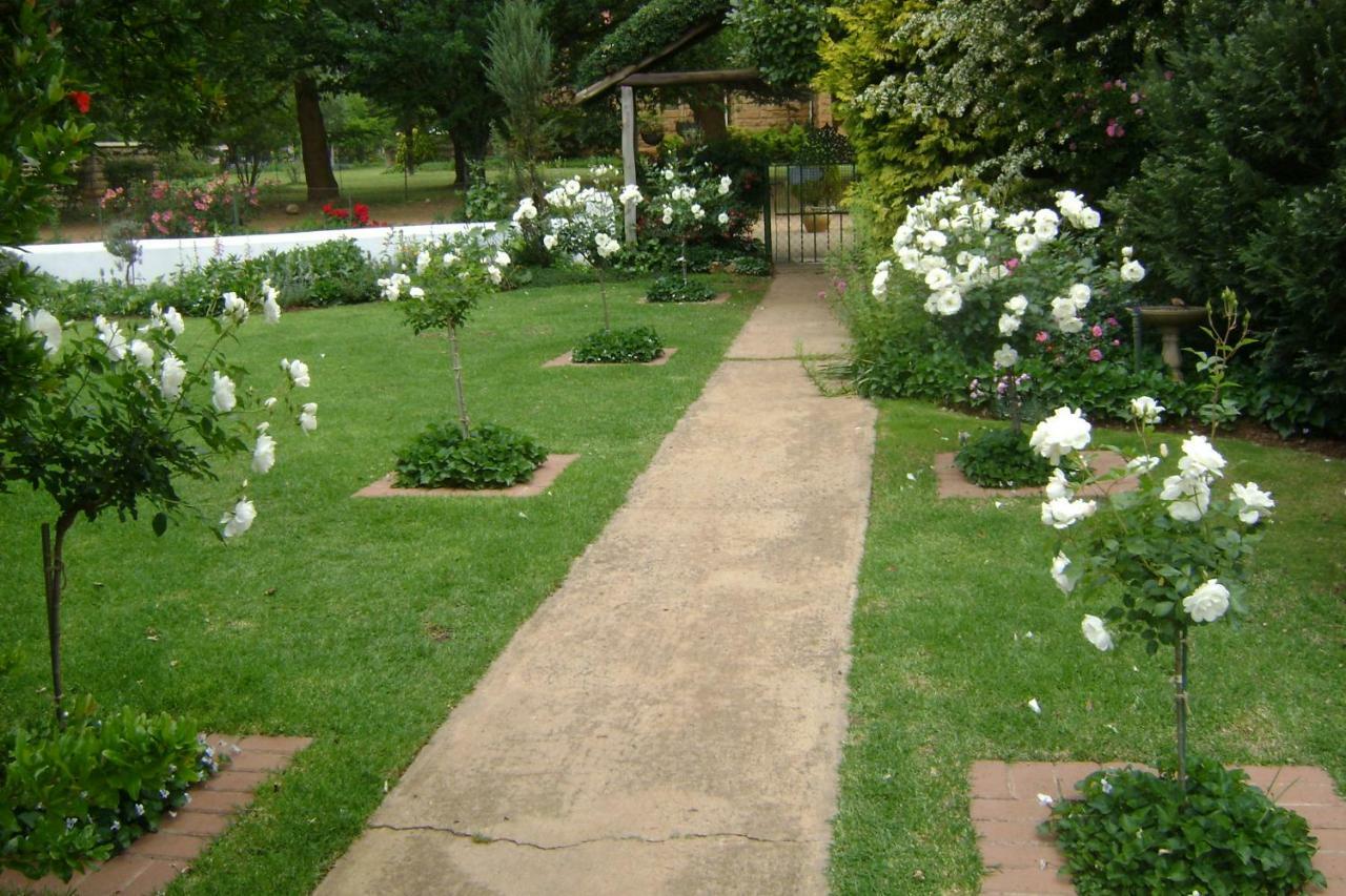 Rosewood Corner, Clarens Bed & Breakfast Exterior photo